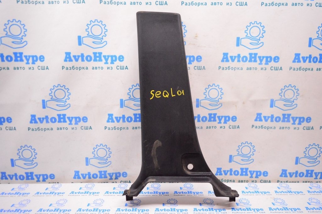 Накладка центральной стойки нижняя левая Toyota Sequoia 2008-2022