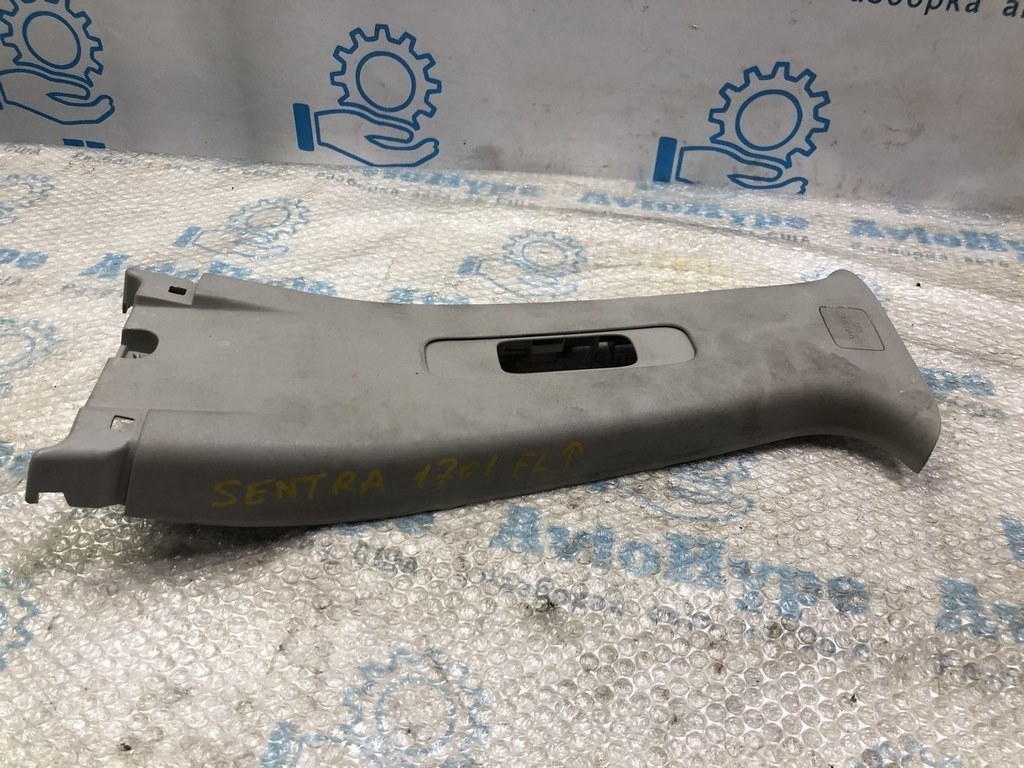 Накладка центральной стойки верхняя (ремень) левая Nissan Sentra 13-19 серая