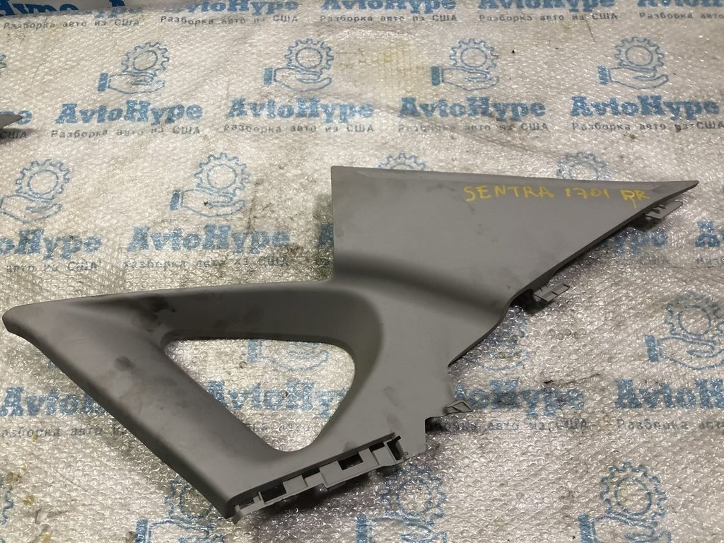 Накладка задней стойки правая Nissan Sentra 13-19 серая