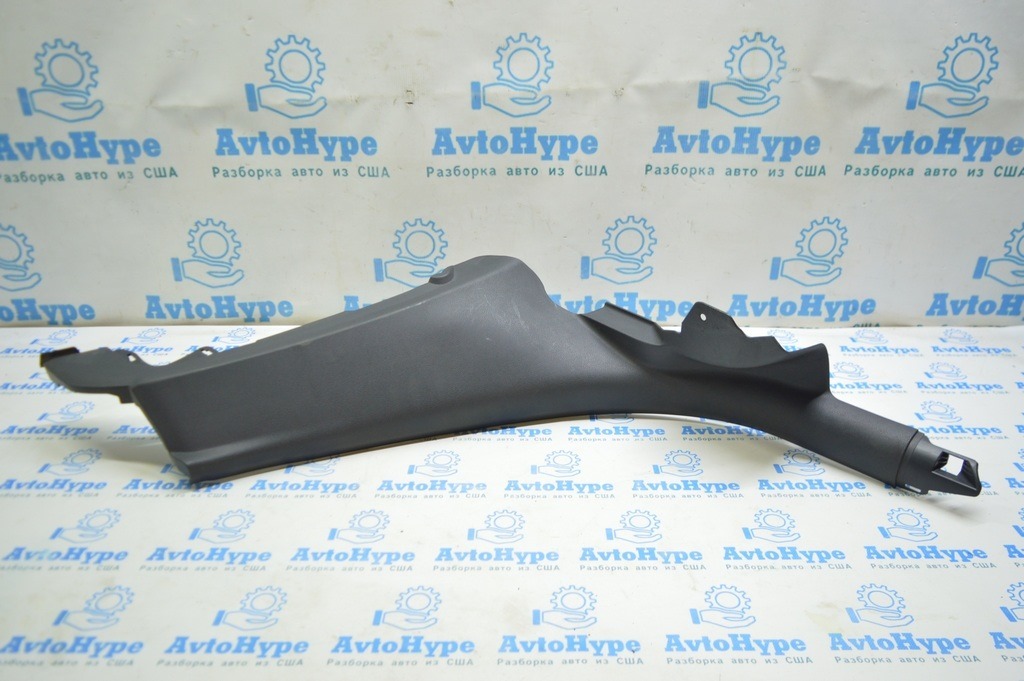 Накладка задней стойки правая низ Audi A3 8V 15-20 4d, 5d, черная, без airbag