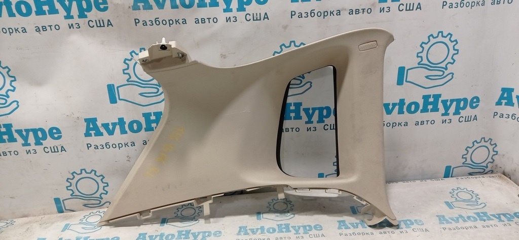 Накладка задней стойки верхняя левая VW Tiguan 09-17 беж