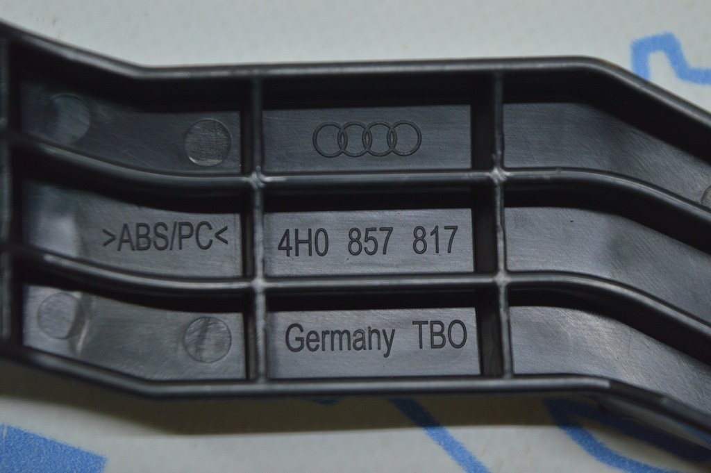 Направляющая ремня левая Audi A8 D4 10-17 — фото 3