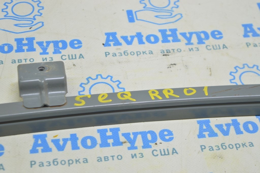Направляющая стекла двери зад прав короткая Toyota Sequoia 2008-2022 — фото 2