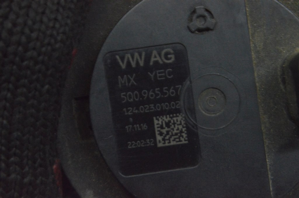 Насос водяной VW Jetta 19- 1.4T — фото 3