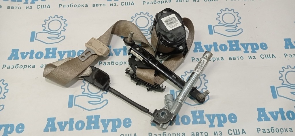 Натяжитель пассажирского ременя безопасности Chrysler 200 15-17