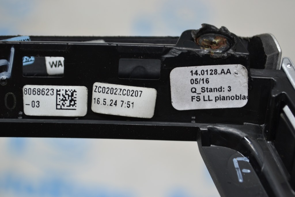 Обрамление левого воздуховода BMW 3 F30 12-19 51-45-9-231-204 (03) серое — фото 4