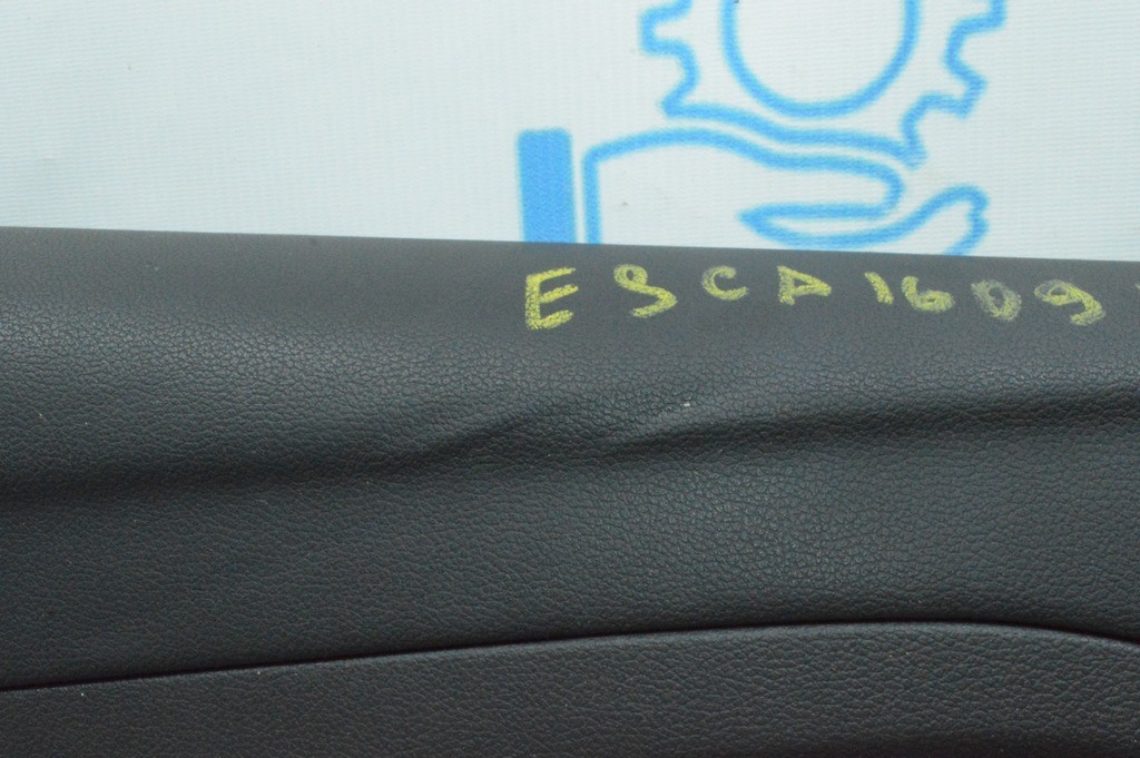 Обшивка двери (карточка) перед лев Ford Escape MK3 13- черн (09) примята — фото 4