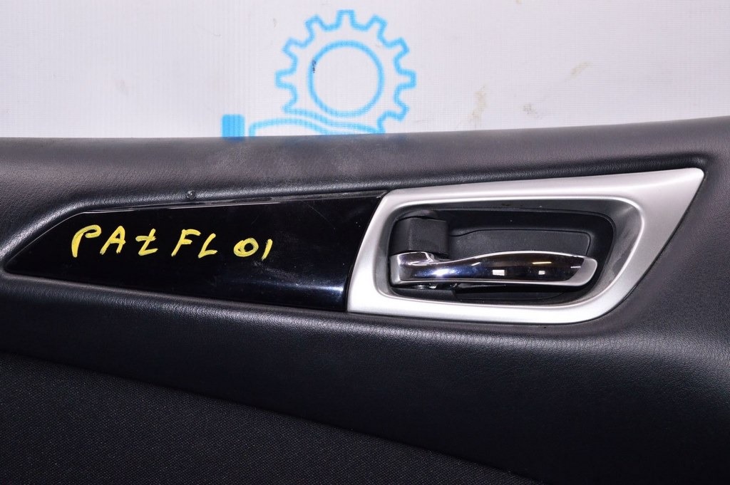 Обшивка двери (карточка) перед лев Nissan Pathfinder 13- черн тряпка (01) ссадина — фото 4