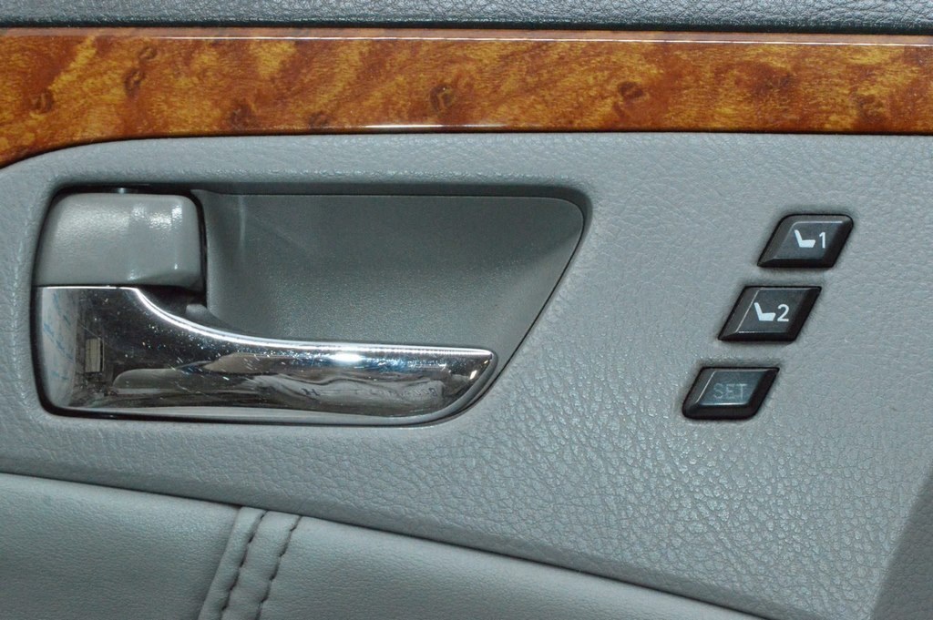 Обшивка двери (карточка) перед лев Toyota Avalon 05-12 серая с коричн.деревом (01) — фото 3