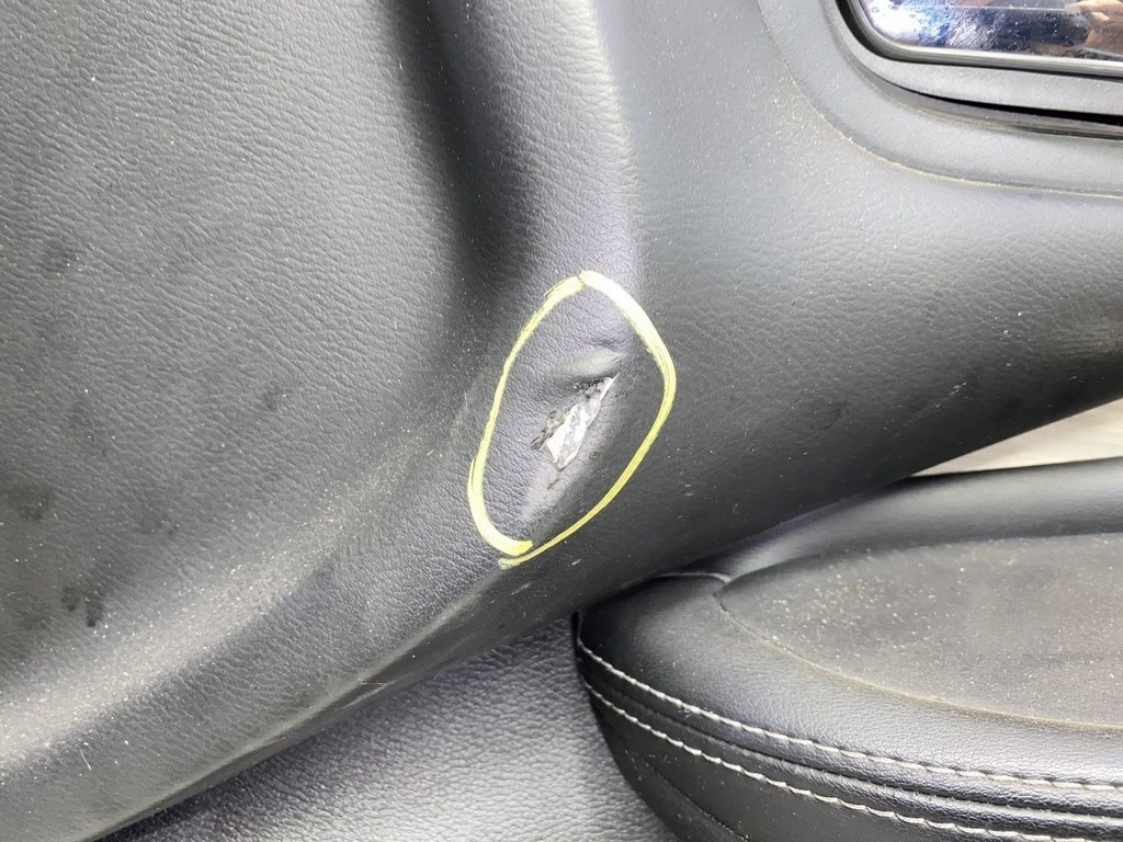 Обшивка двери (карточка) перед прав Nissan Murano z52 15- черн (01) запилена — фото 2