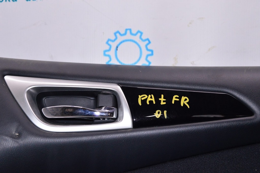 Обшивка двери (карточка) перед прав Nissan Pathfinder 13- черн тряпка (01) прижата — фото 3