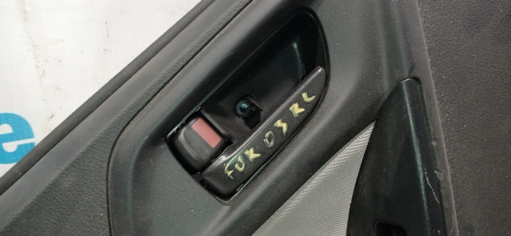 Обшивка двери (карточка) зад лев Subaru Forester 14-18 SJ черн с серой вставкой — фото 2