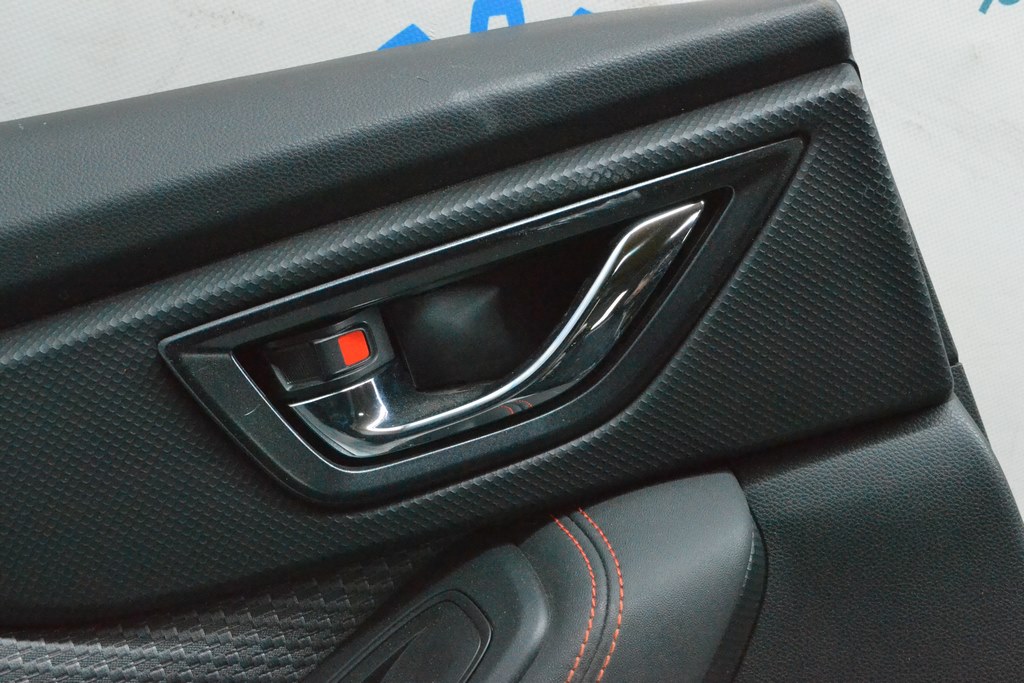 Обшивка двери (карточка) зад лев Subaru Forester 19- SK (02) красная строчка , Sport — фото 3