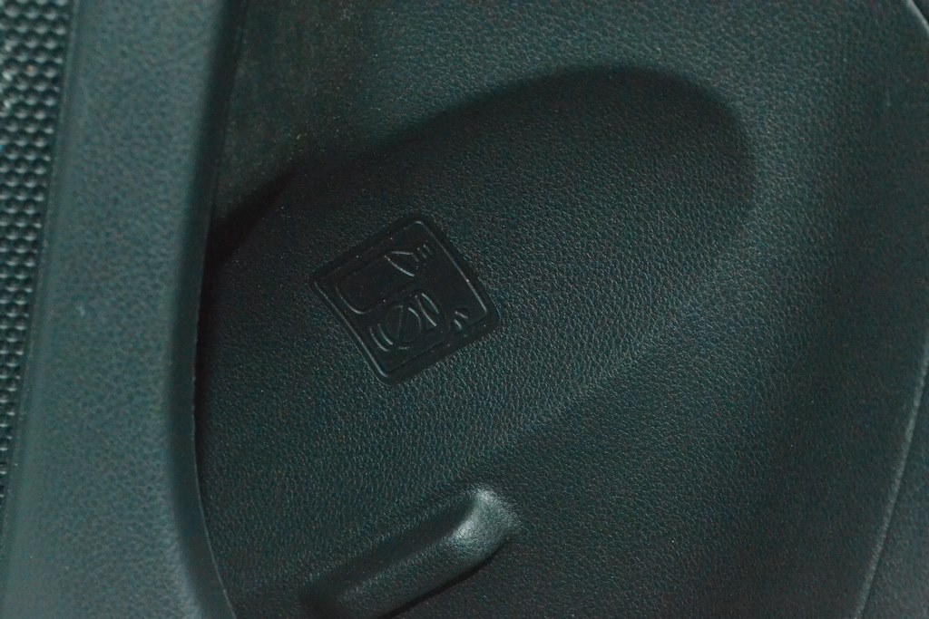 Обшивка двери (карточка) зад прав Subaru Forester 19- SK (02) красная строчка , Sport — фото 4