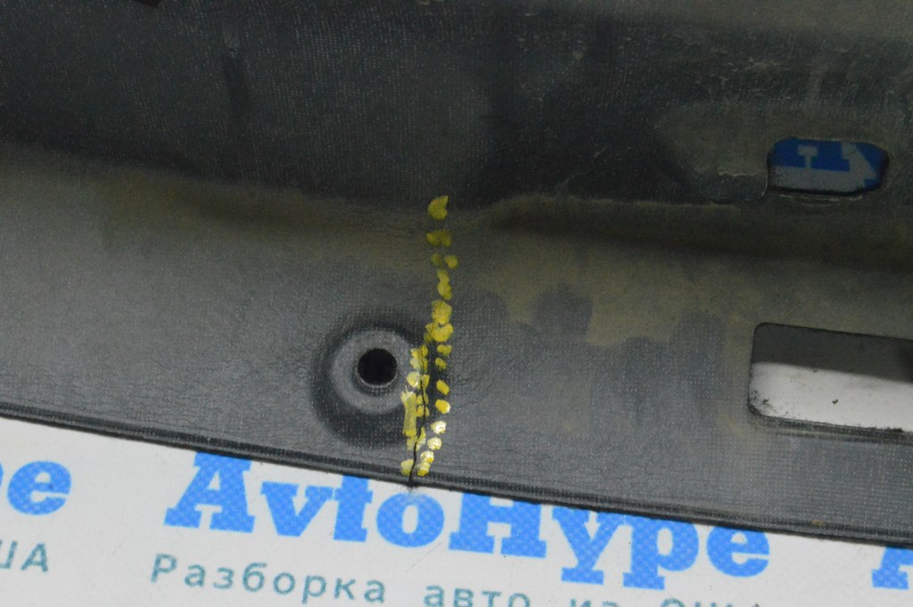 Обшивка крышки багажника Hyundai Sonata 11-15 (02) трещины — фото 3