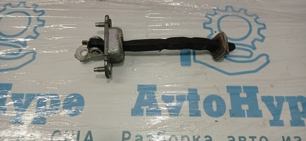 Ограничитель двери зад лев Subaru Forester 14-18 SJ