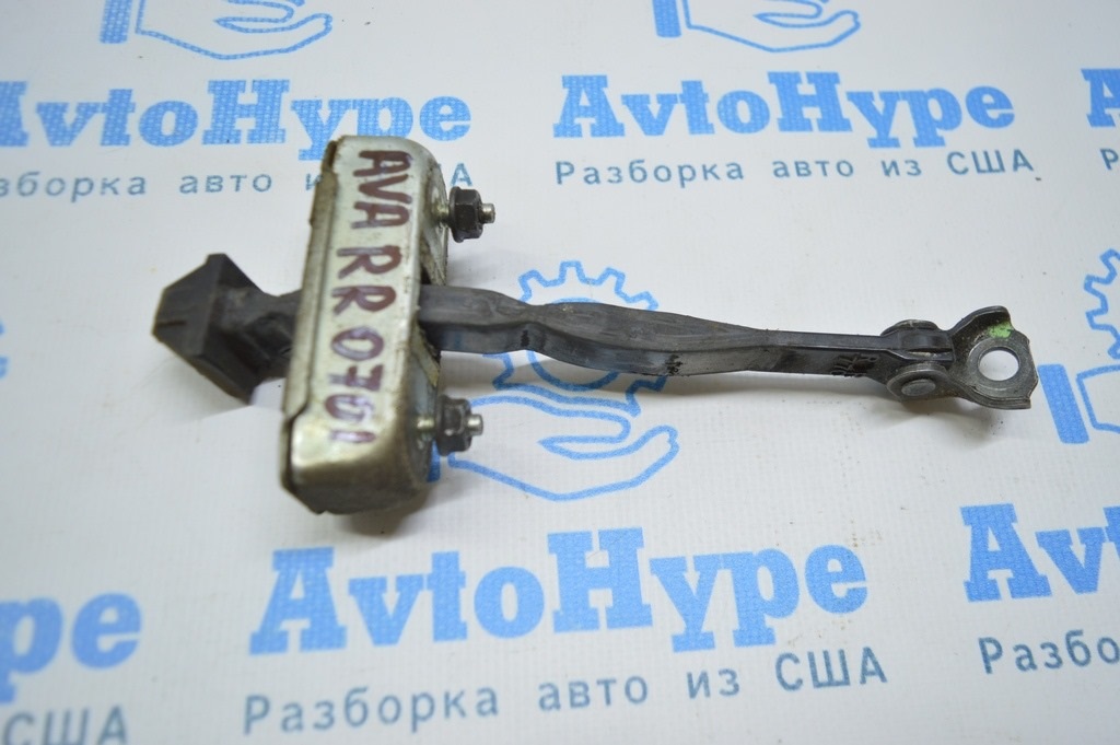 Ограничитель двери зад прав Toyota Avalon 05-12
