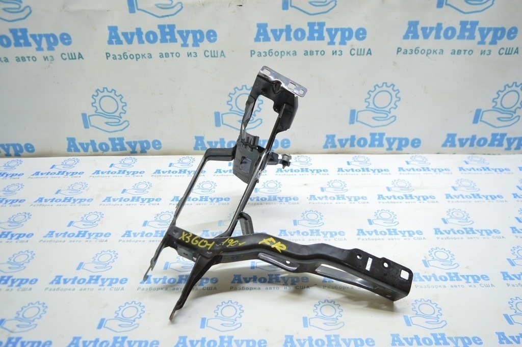 Окуляр фары правый BMW X3 G01 18-21 (01) с крышкой замка 51647432786