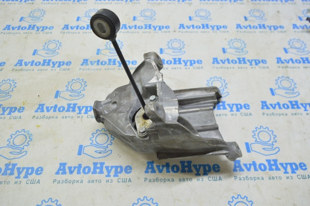 Опора двигателя левая Audi A4 B9 17- 2.0T — фото 2
