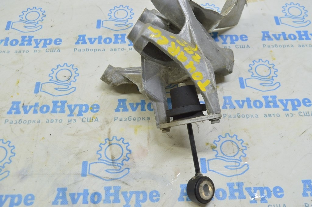 Опора двигателя левая VW Touareg 18- 3.0d (01)
