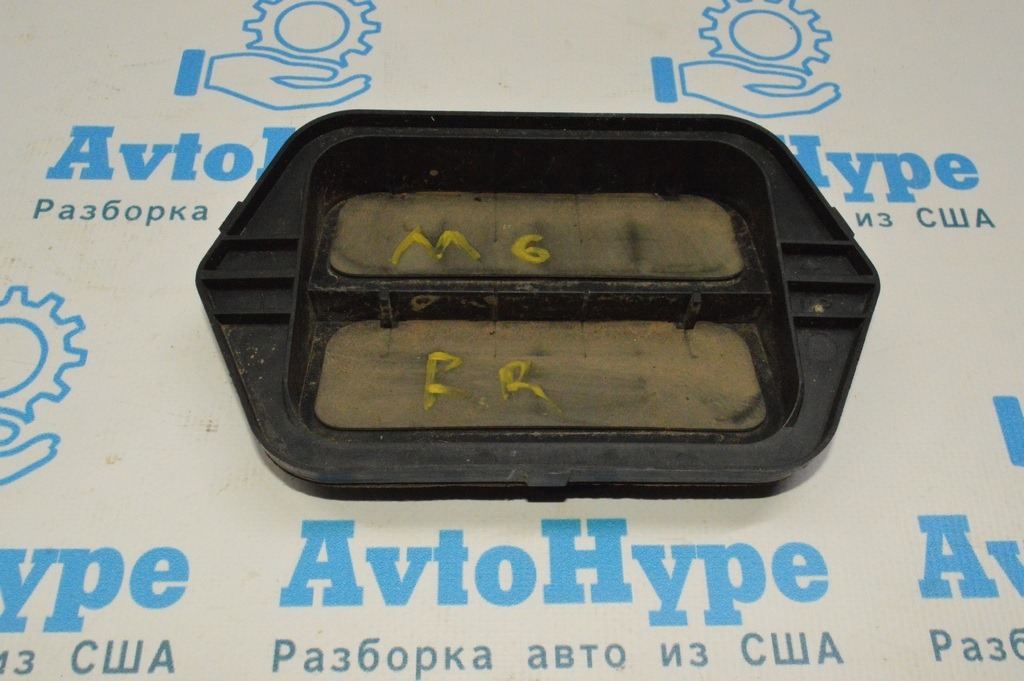 Опора перед лев Nissan Leaf 11-17 (02)
