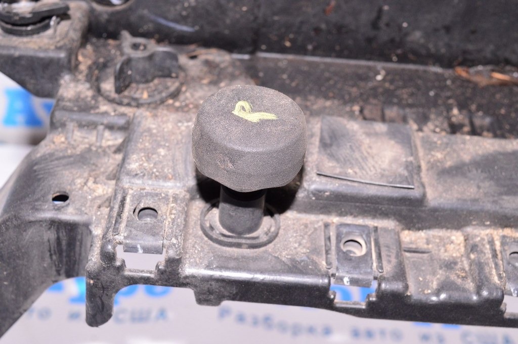 Отбойник капота прав Ford Edge 16- CV6Z16758A