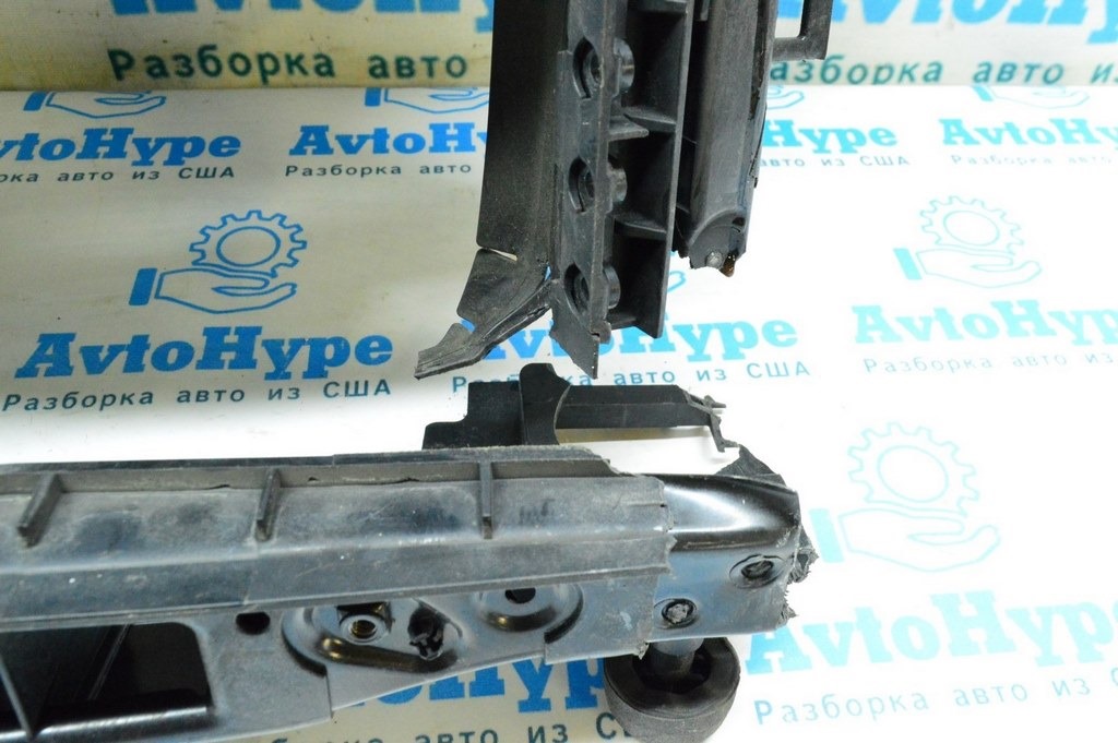 Отбойник капота прав Ford Escape MK4 20-