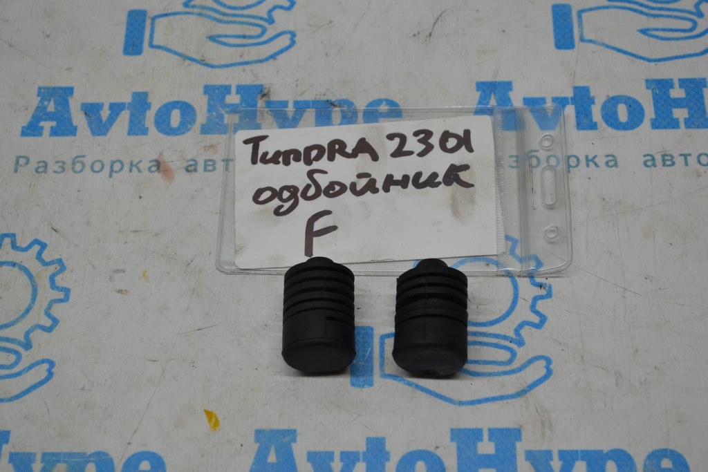 Отбойник капота Toyota Tundra 22-
