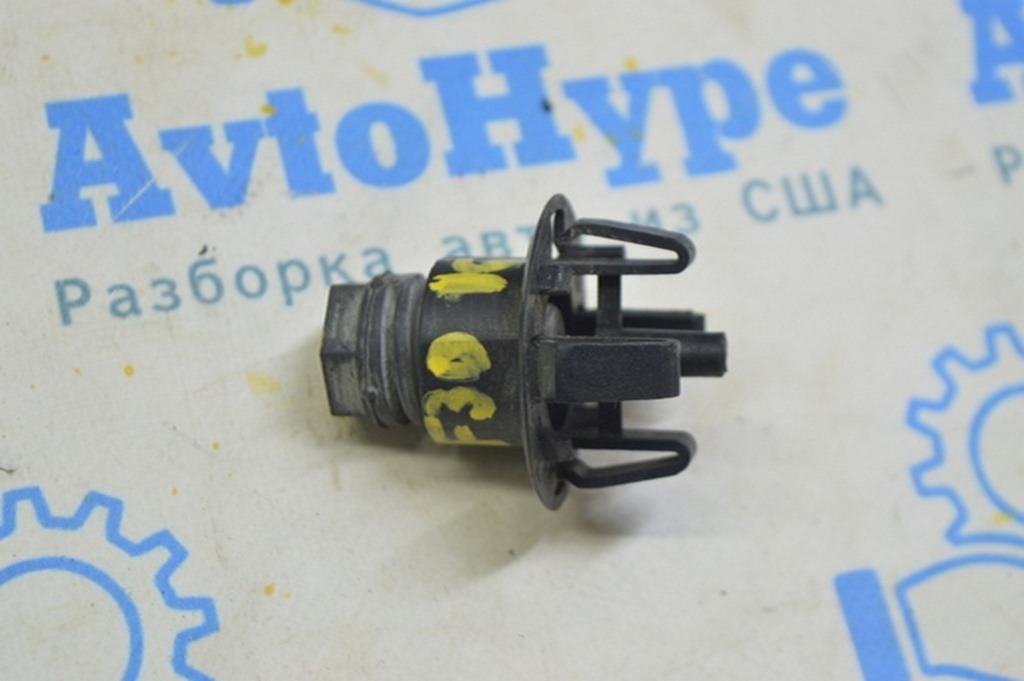 Отбойник капота центр BMW 3 F30 12-19