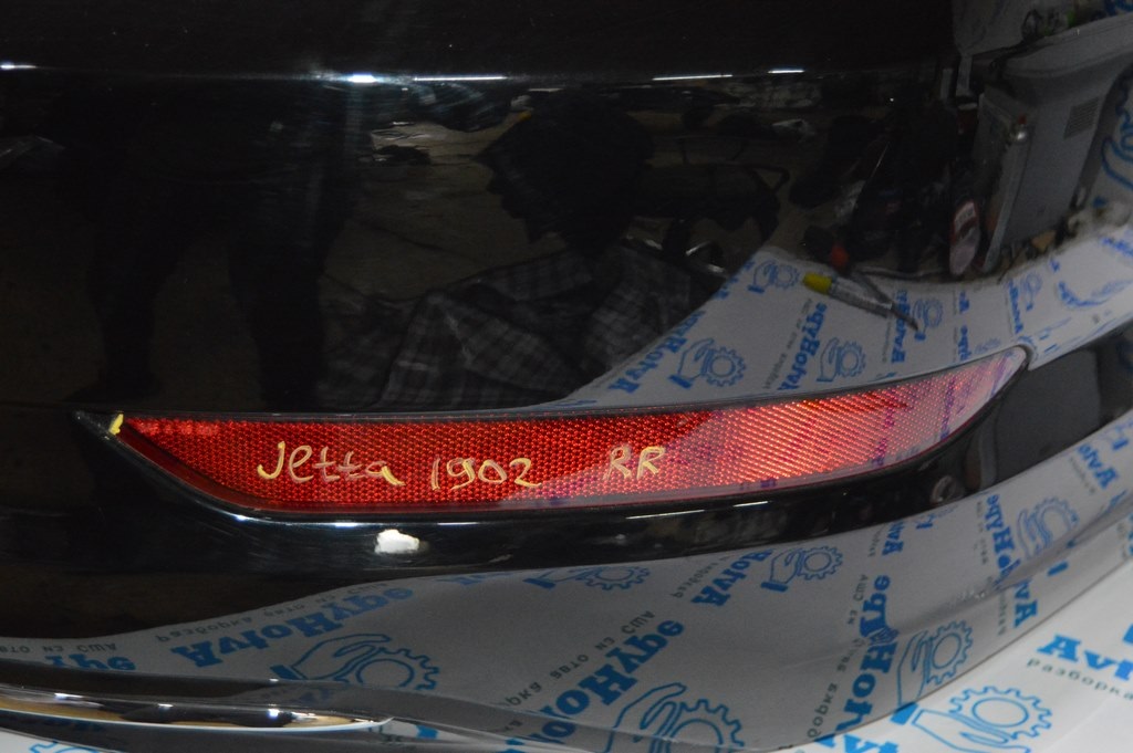 Отражатель зад прав VW Jetta 19- (02) нет фрагмента