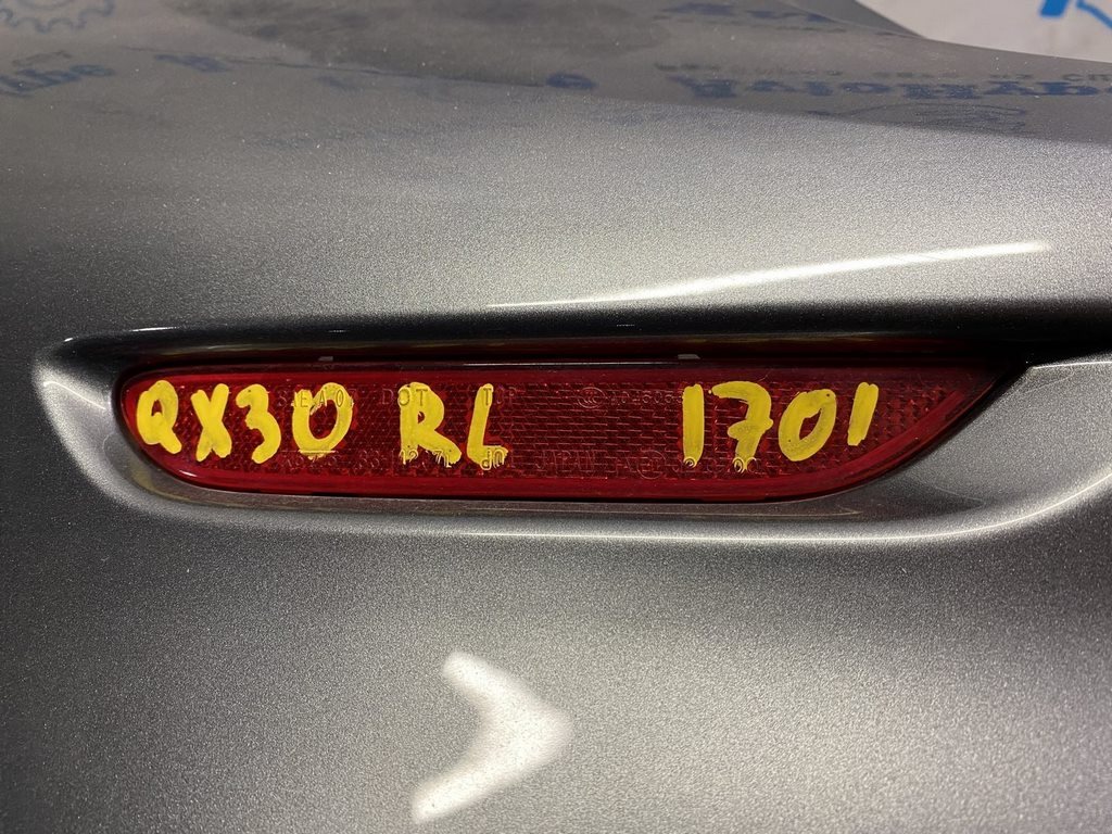 Отражатель заднего бампера лев Infiniti QX30 17-
