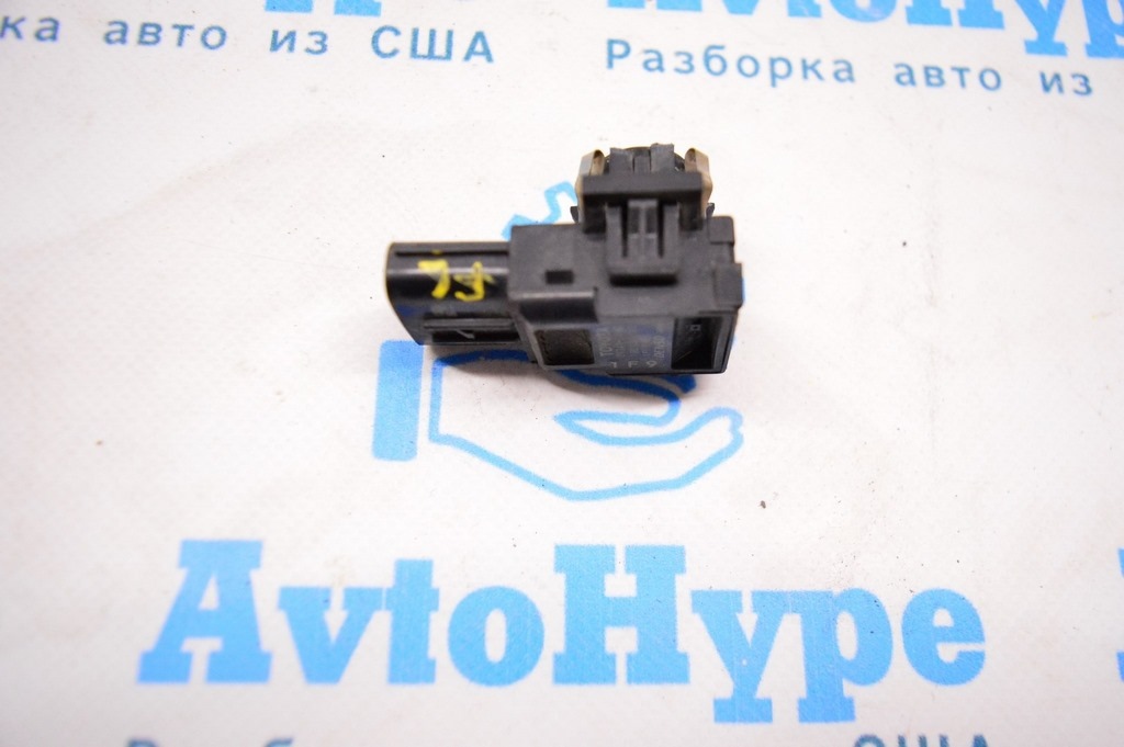 Паркторник передний внешний Toyota Sequoia 08-16 без кольца