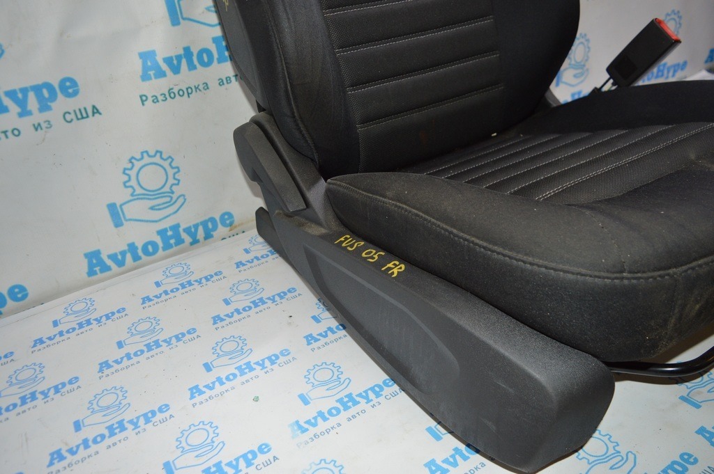 Пассажирское сидение Ford Fusion mk5 13-16 без airbag, механич, тряпка черн (05) — фото 3