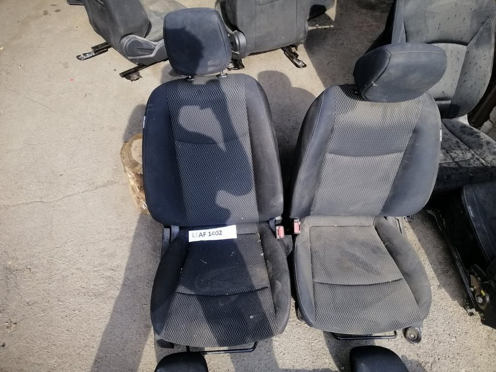 Пассажирское сидение Nissan Leaf 13-17 черное (02)