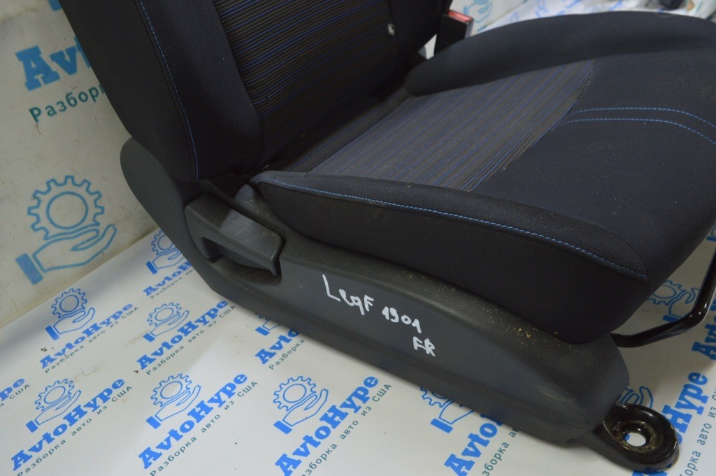Пассажирское сидение Nissan Leaf 18- без airbag, механич, тряпка черная — фото 4