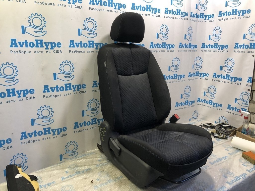 Пассажирское сидение Nissan Sentra 13-19 без airbag, тряпка черн (01) синяя строчка — фото 2