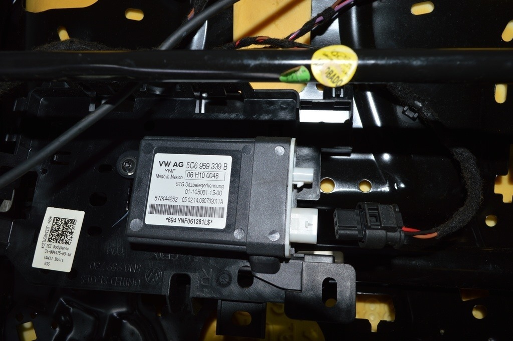 Пассажирское сидение VW Passat b7 USA кожа черн (05) с блоком 5C69593 без шкуры — фото 4
