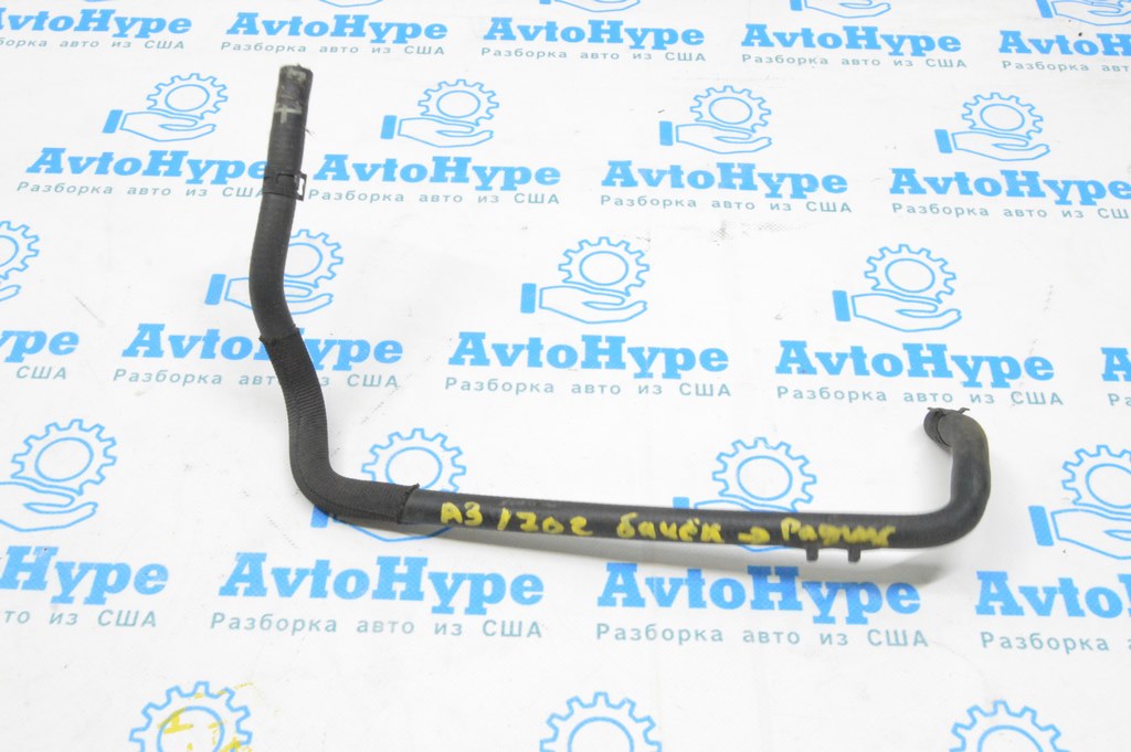 Патрубок бачок-радиатор Audi A3 8V 15-20 1.8T, 2.0T