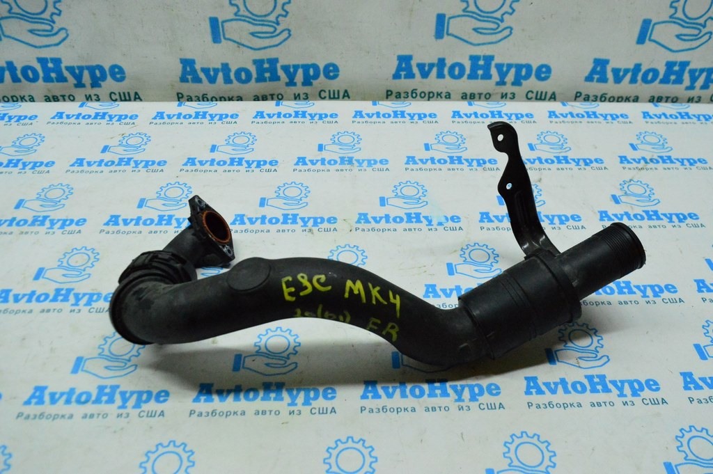 Патрубок интеркулера прав Ford Escape MK4 20- 1.5 (01) пластиковый JX61-9p437-dbм