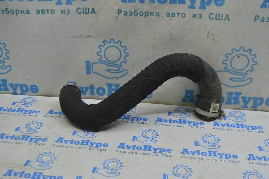 Патрубок интеркулера правый Audi A4 B9 17- 2.0T