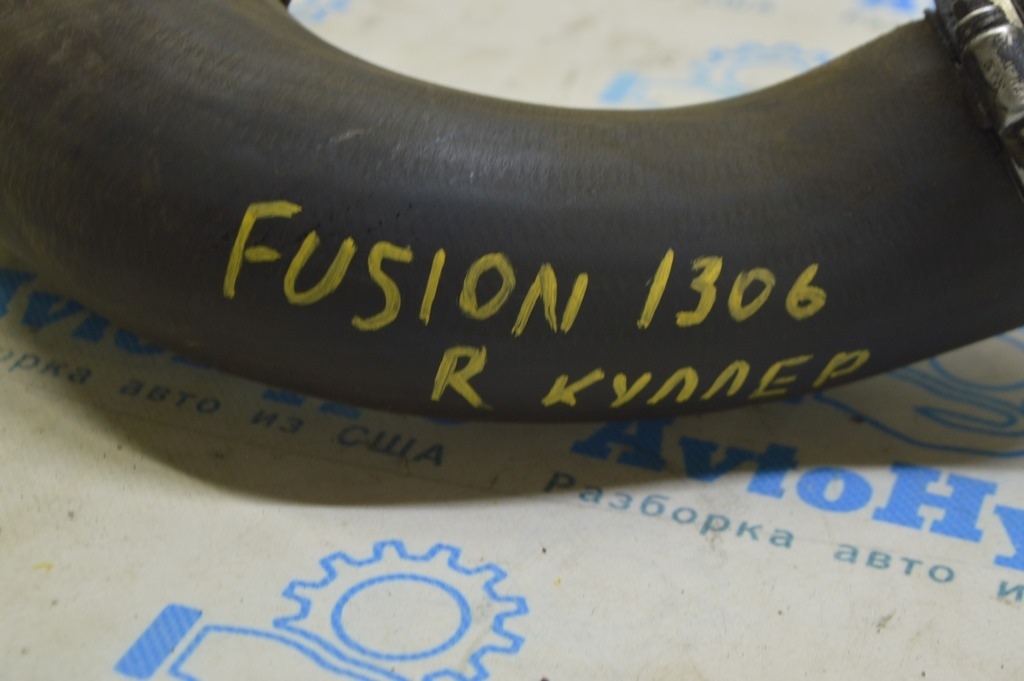Патрубок на интеркулер правый Ford Fusion mk5 13-16 2.0T только резина (06) — фото 3