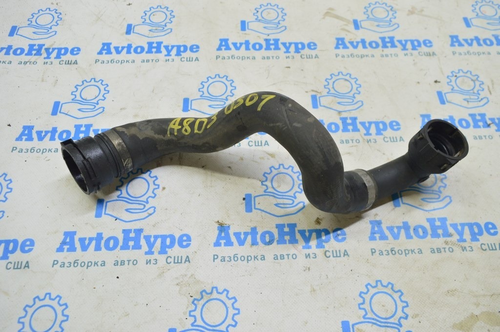 Патрубок охлаждения нижний Audi A8 D3 03-09 3.0