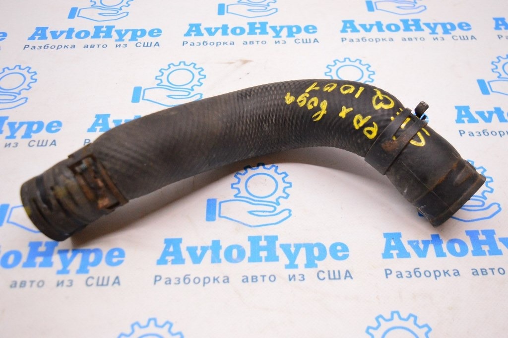 Патрубок охлаждения верхний Toyota Sequoia 2008-2022 (01)