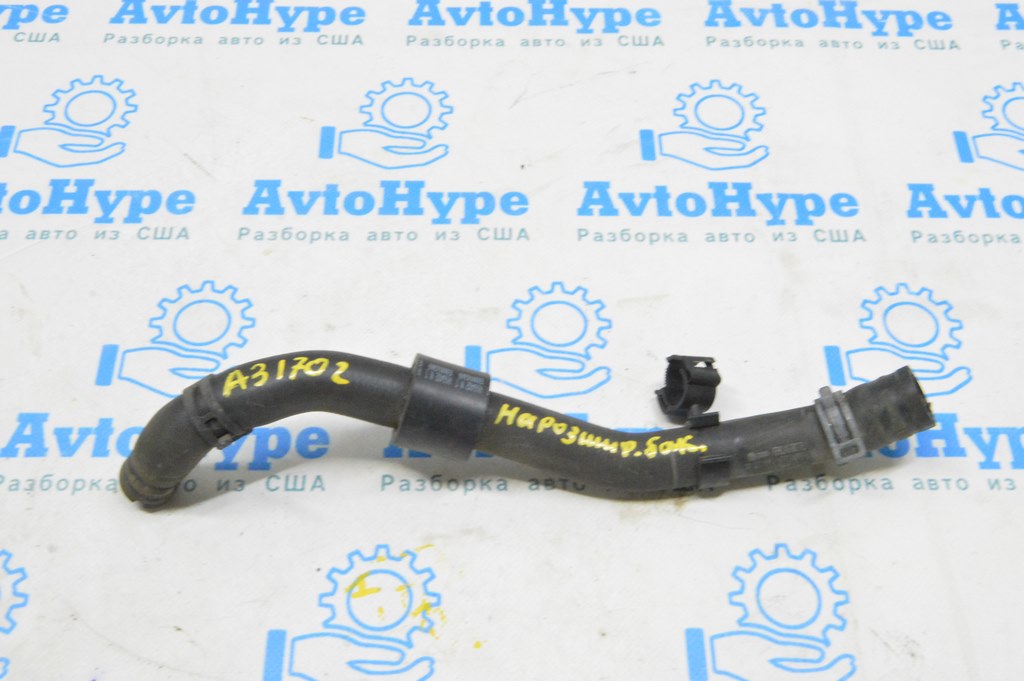 Патрубок охлаждения второй Audi A3 8V 15-20 1.8T, 2.0T в сборе 5Q0121058R