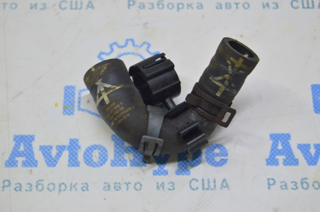 Патрубок охлаждения VW Multivan T5 09-15 2.0d