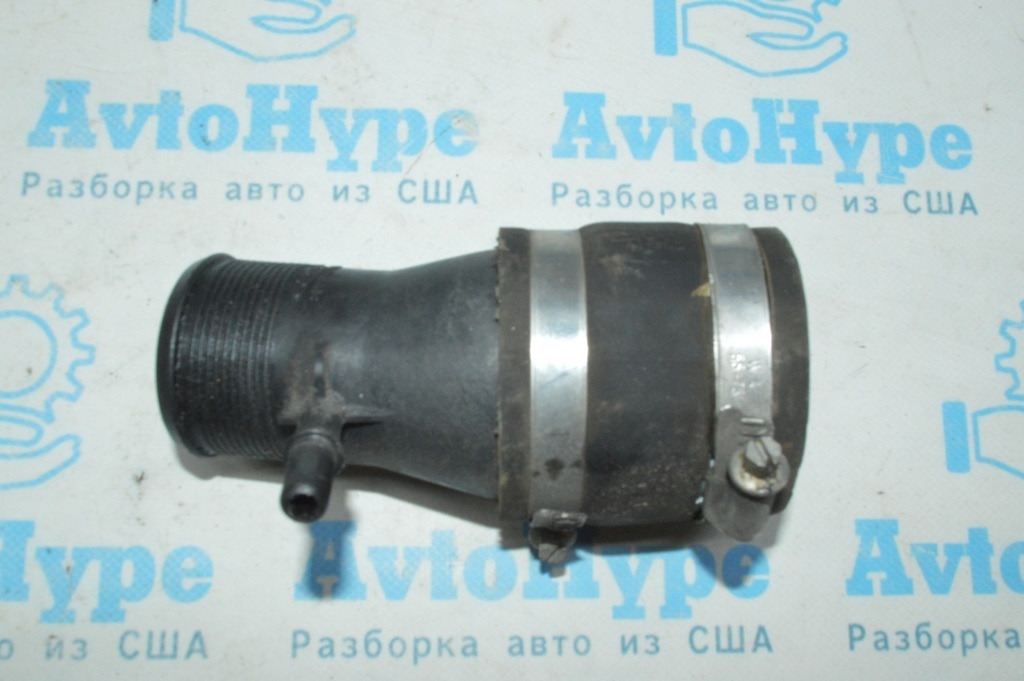 Патрубок правый Ford Escape mk3 13- 2.0T (09) 2 части пластик+резина