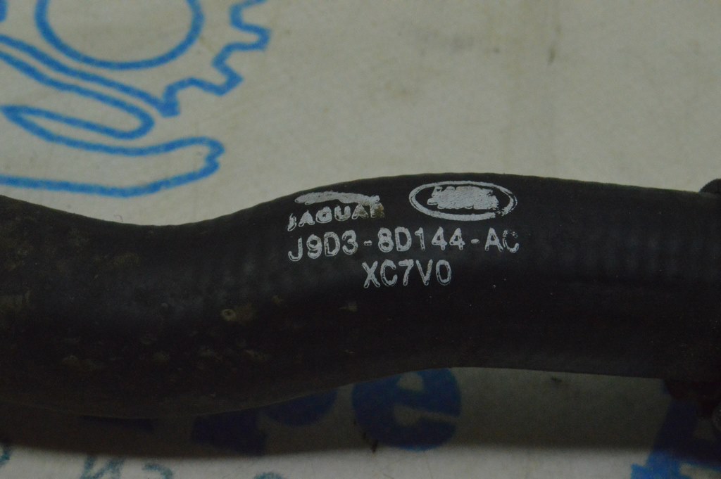 Патрубок системы охлаждения Jaguar I-Pace 19-25 в сборе — фото 2