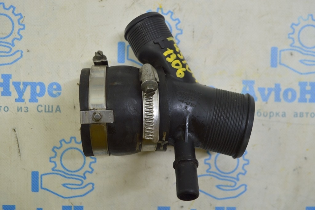 Патрубок тройник,фланец Ford Fusion mk5 13- 2.0 (06)