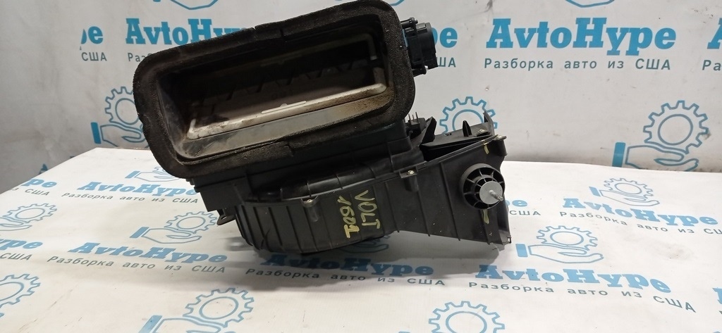 Печка в сборе Chevrolet Volt 16- разбит корпус (01)