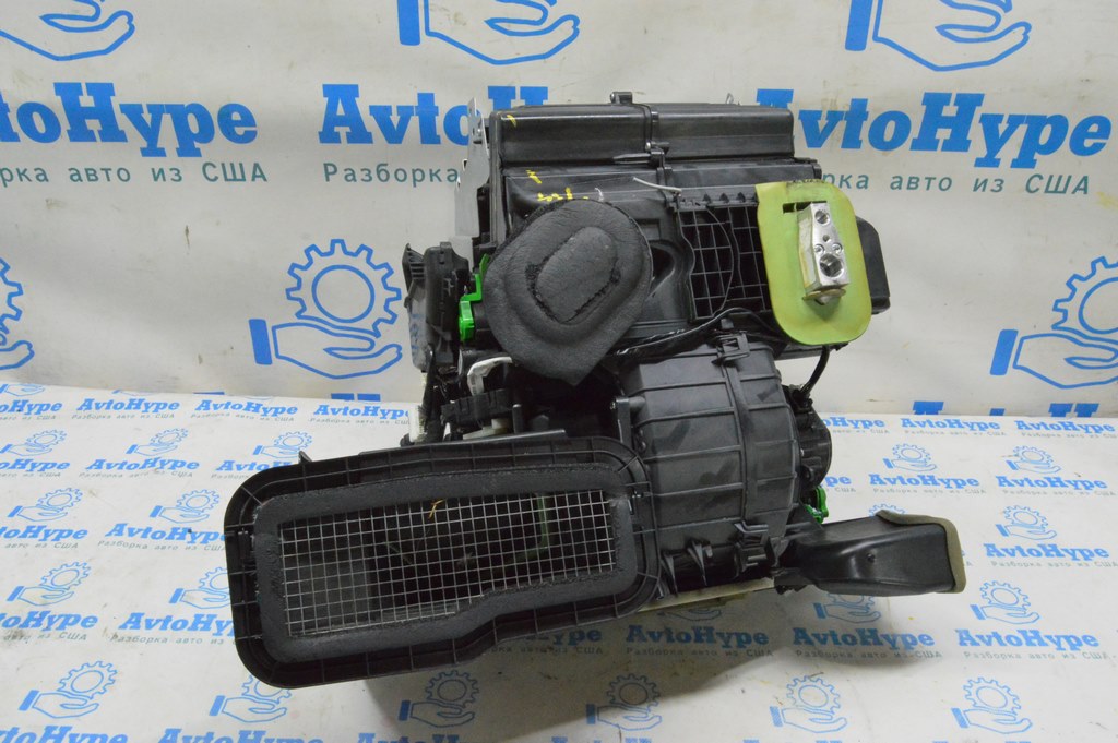 Печка в сборе Nissan Leaf 18-21 (02) разбит корпус